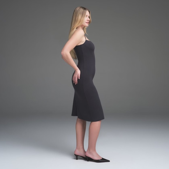 Skims Smooth Layers Midi Dress in Graphite, Size Medium - Picture 2 of 8